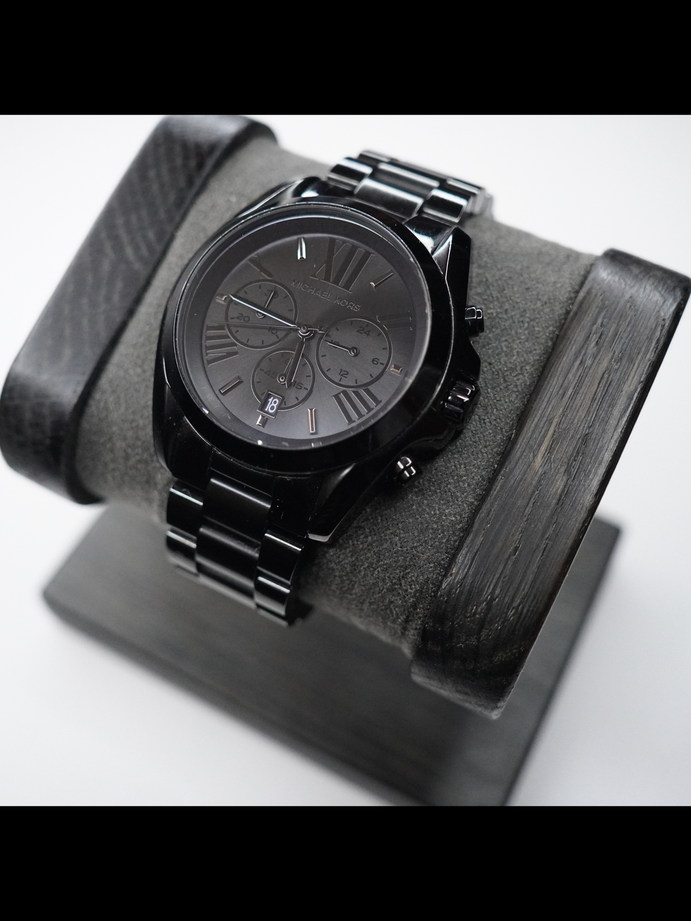 Michael Kors MK5550 Bradshaw Black Dial Analog Day/Date Watch - Picture 3 of 7